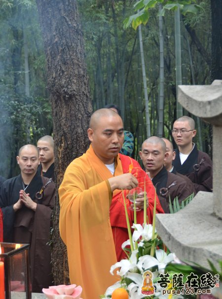 德悟长老灵骨入塔仪式在常熟兴福寺举行