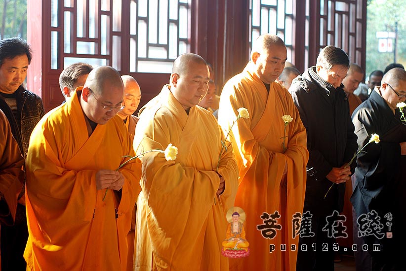      上海著名的寺院玉佛禅寺方丈