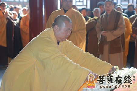 众高僧居士向妙宽老和尚法体告别上海万寿寺当家续建法师讲话上海