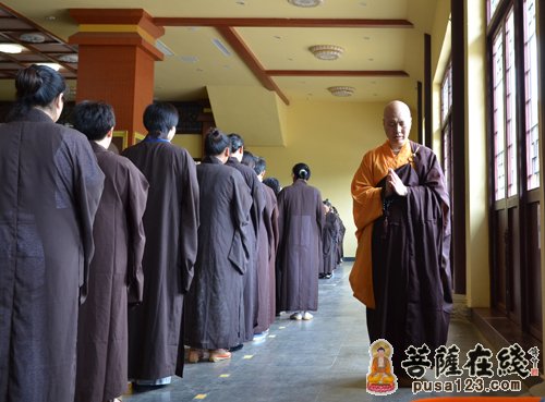 江西庐山东林寺一昼夜经行法会圆满结束