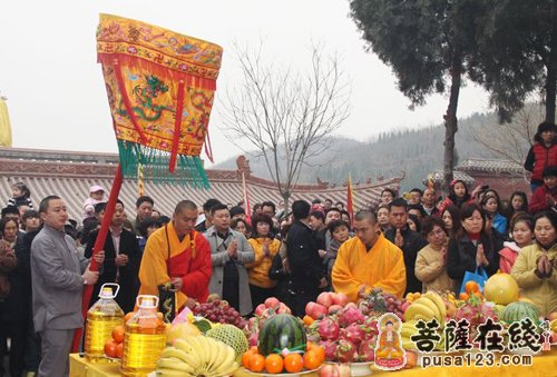 河南焦作圆融寺举行第十届观音菩萨圣诞祈福传灯法会