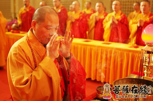 上海玉佛禅寺为禽流感疫情早日平息举行祈福法
