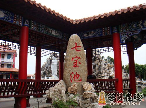    皇罗禅寺位于江苏省苏州市相城区阳澄湖镇北段,埝浜村