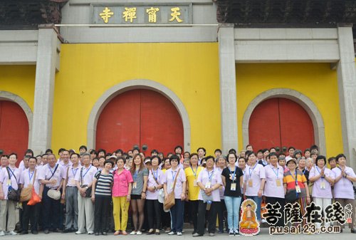 了愿法师的带领下前往常州天宁寺和永宁寺参学