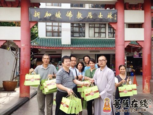 广东燕岩六祖古寺法师前往新加坡佛教居士林贺中秋