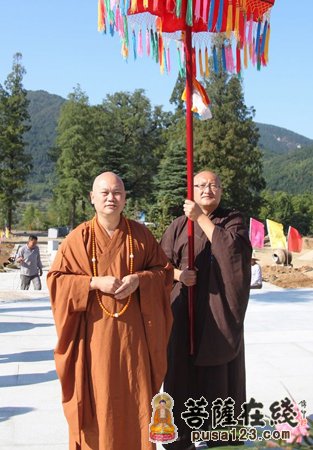 河南黄柏山法眼寺举行明一法师升座庆典仪式