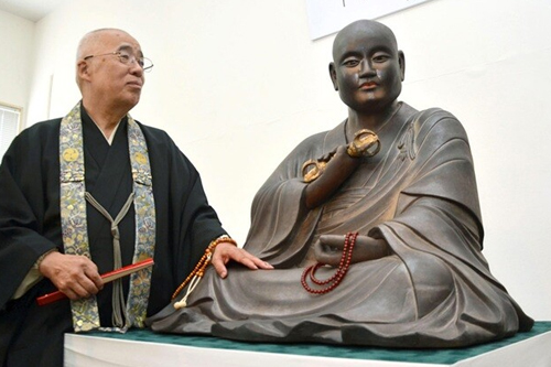omi将3d技术与传统的陶瓷工艺相结合,将现保存于和歌县高野山金刚峰寺