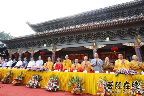 江西省重点佛寺——青莲古刹座落在宁都城西20公里的莲花山