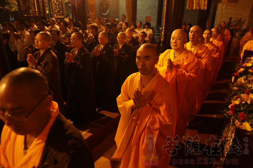 【高清图集】西樵山宝峰寺举行第八届水陆冥阳两利法会之熏坛洒净