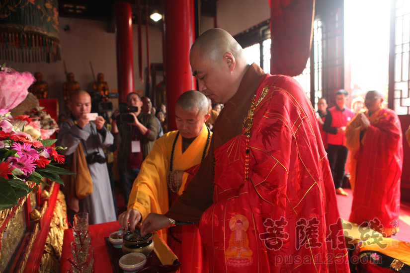 【高清图集】张家港盘铭寺隆重举行全堂佛像开光暨定慎法师荣膺方丈升