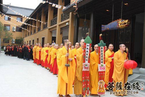 上海宁国禅寺隆重举行首届水陆法会熏坛仪式