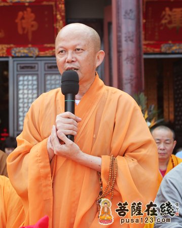 和宗教委员会副主任,江西省佛教协会会长,南昌佑民寺方丈纯一大和尚致